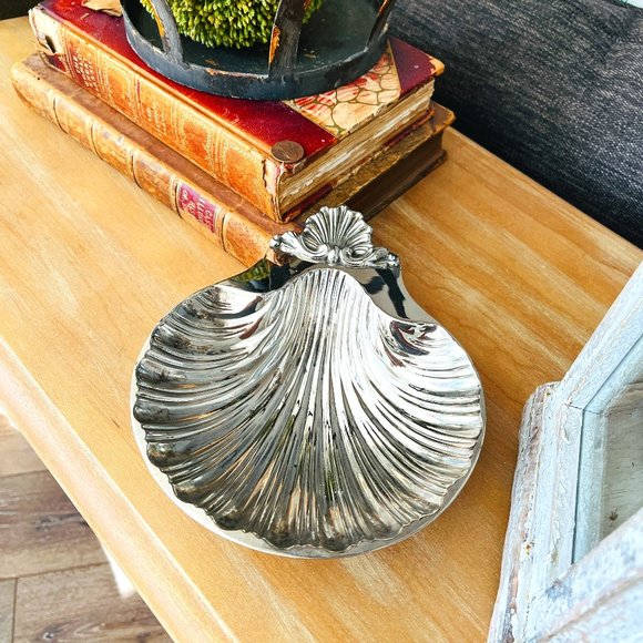 Vintage Other - Large vintage silver shell